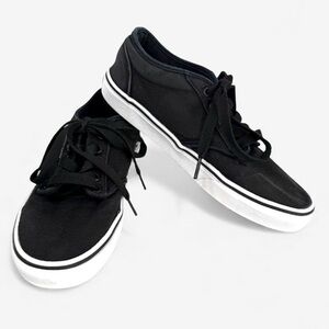 Vans Low Top Black & White Lace Up Sneakers Men’s Size 8
